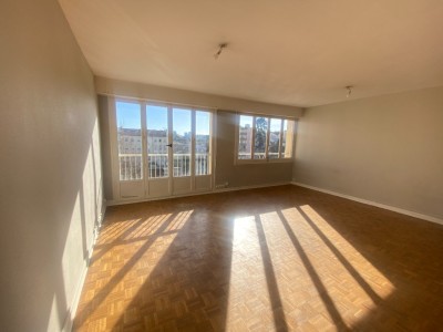 APPARTEMENT T4 A VENDRE - VILLEURBANNE - 80 m2 - 298000 €