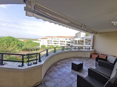 APPARTEMENT T4 A VENDRE - CHARBONNIERES LES BAINS - 114.38 m2 - 592800 €