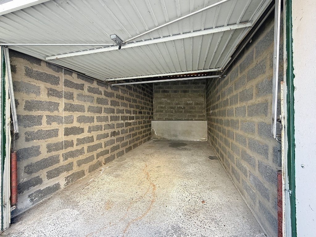 GARAGE A VENDRE - STE FOY LES LYON - 20 000 &euro;