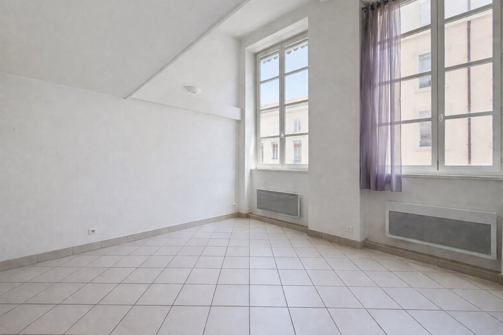 STUDIO A VENDRE - LYON 6EME ARRONDISSEMENT - 24.4 m2 - 160 000 &euro;