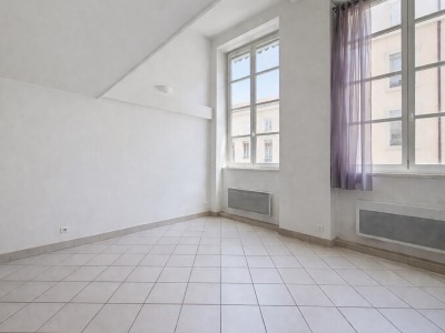 STUDIO A VENDRE - LYON 6EME ARRONDISSEMENT - 24.4 m2 - 160 000 &euro;