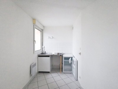 STUDIO A VENDRE - LYON 8EME ARRONDISSEMENT - 34 m2 - 143000€