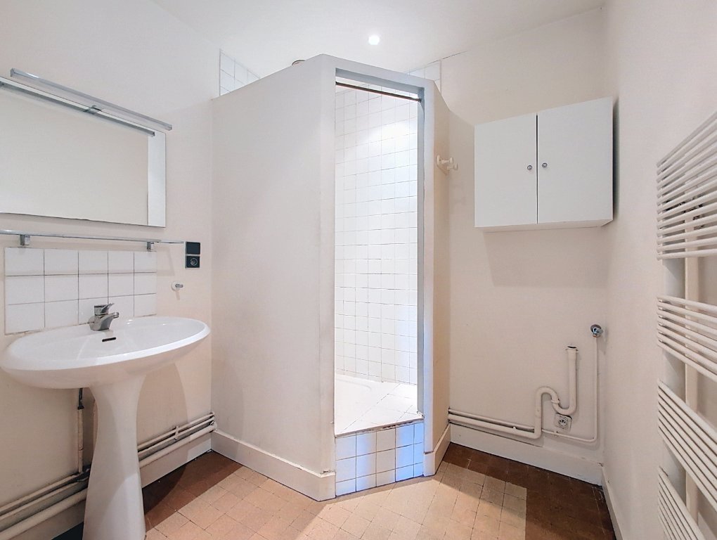 APPARTEMENT T3 A VENDRE - LYON 6EME ARRONDISSEMENT - 67 m2 - 350�000�&euro;