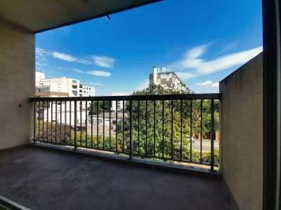 APPARTEMENT T3 A VENDRE - LYON 8EME ARRONDISSEMENT - 67 m2 - 235000€