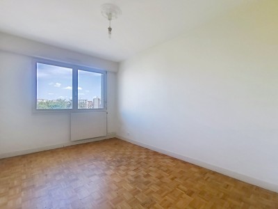 APPARTEMENT T3 A VENDRE - LYON 8EME ARRONDISSEMENT - 67 m2 - 235000€