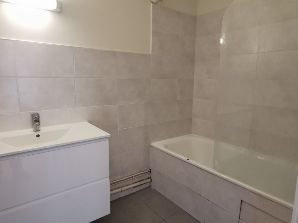 APPARTEMENT T3 A VENDRE - LYON 8EME ARRONDISSEMENT - 67 m2 - 225 000 &euro;