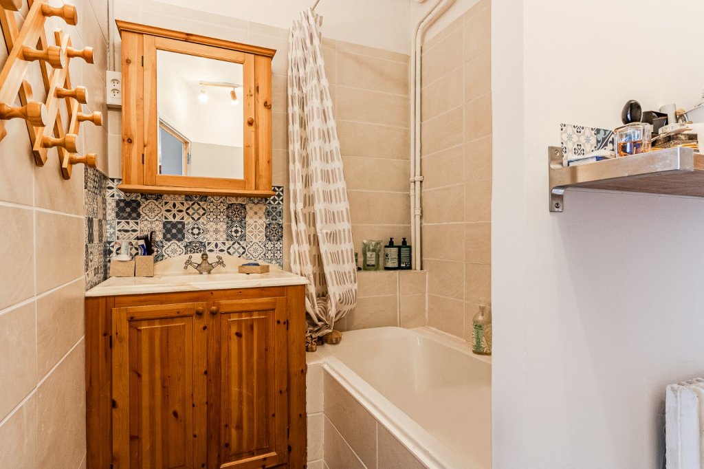 APPARTEMENT T3 A VENDRE - LYON 8EME ARRONDISSEMENT - 72.53 m2 - 199�000�&euro;