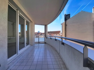 APPARTEMENT T3 A VENDRE - VILLEURBANNE - 68 m2 - 280000€