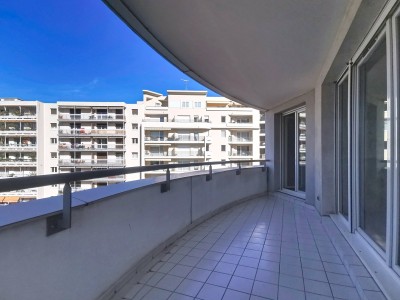 APPARTEMENT T3 A VENDRE - VILLEURBANNE - 68 m2 - 280000€