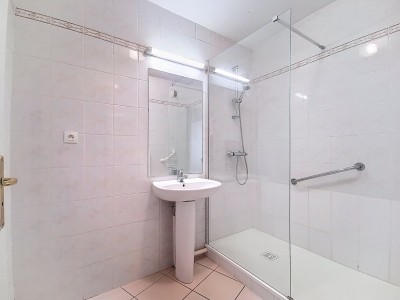 APPARTEMENT T3 A VENDRE - VILLEURBANNE - 68 m2 - 280000€