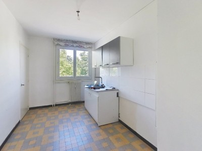 APPARTEMENT T4 A VENDRE - ST GENIS LAVAL - 65 m2 - 176000€