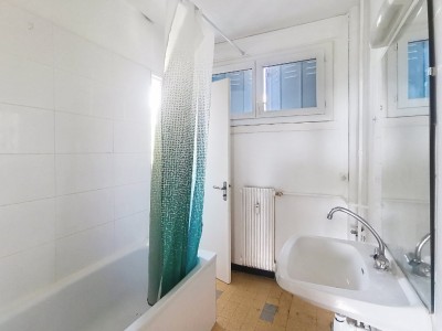 APPARTEMENT T4 A VENDRE - ST GENIS LAVAL - 65 m2 - 176000€