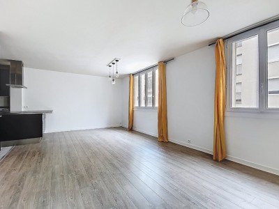 APPARTEMENT T4 A VENDRE - VILLEURBANNE - 79 m2 - 325000€