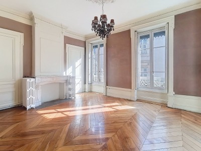 APPARTEMENT T5 - LYON 1ER ARRONDISSEMENT - 128 m2 - VENDU