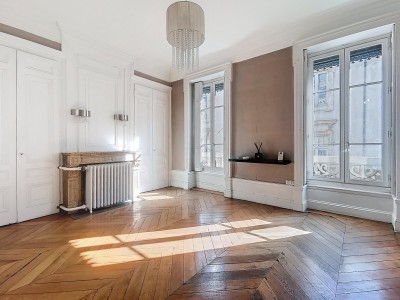 APPARTEMENT T5 - LYON 1ER ARRONDISSEMENT - 128 m2 - VENDU